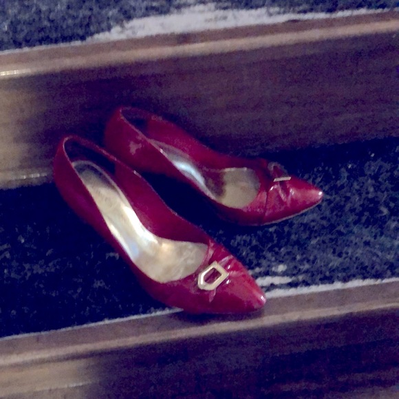 Vianni collection beautiful red color high heels - Picture 3 of 3